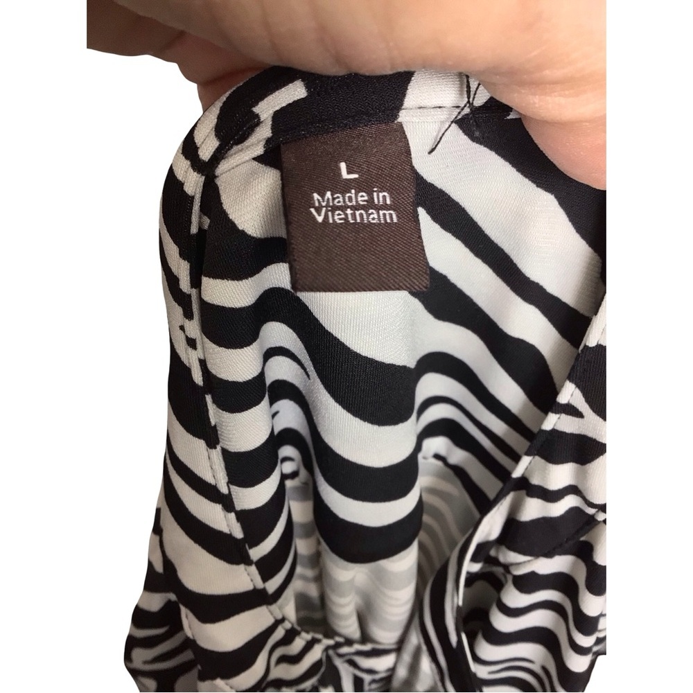 Chic Zebra Pattern Blouse - Picture 4 of 4